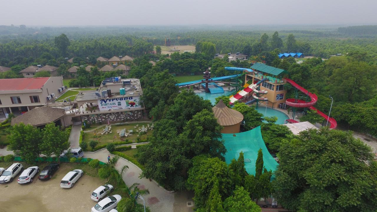 Kangs Nirvana Resorts And Spa Mahalpur Luaran gambar